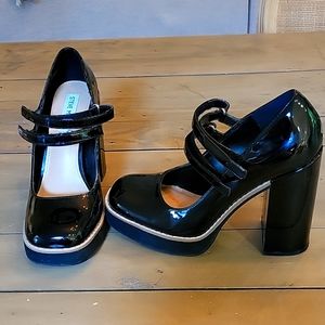 Twice black patent- Steve Madden